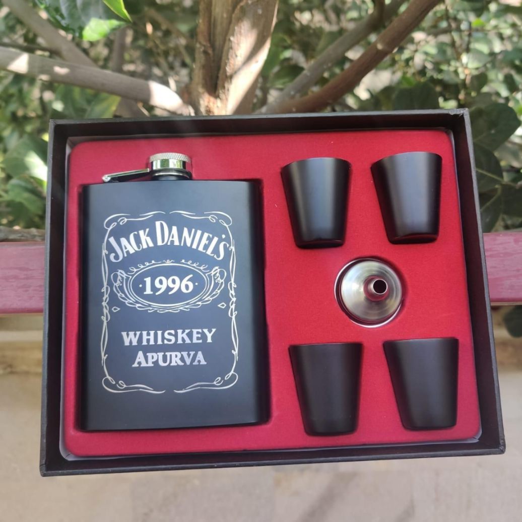 HP2 Hip Flask Set