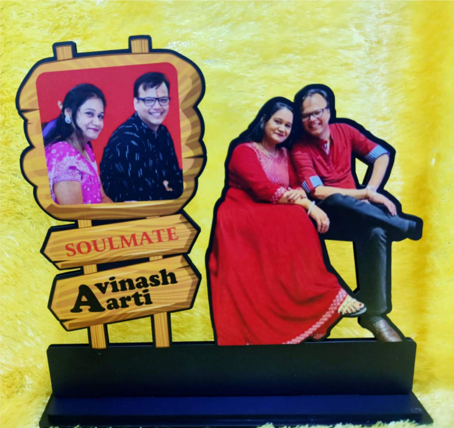 FR20 Couple Photo Frame