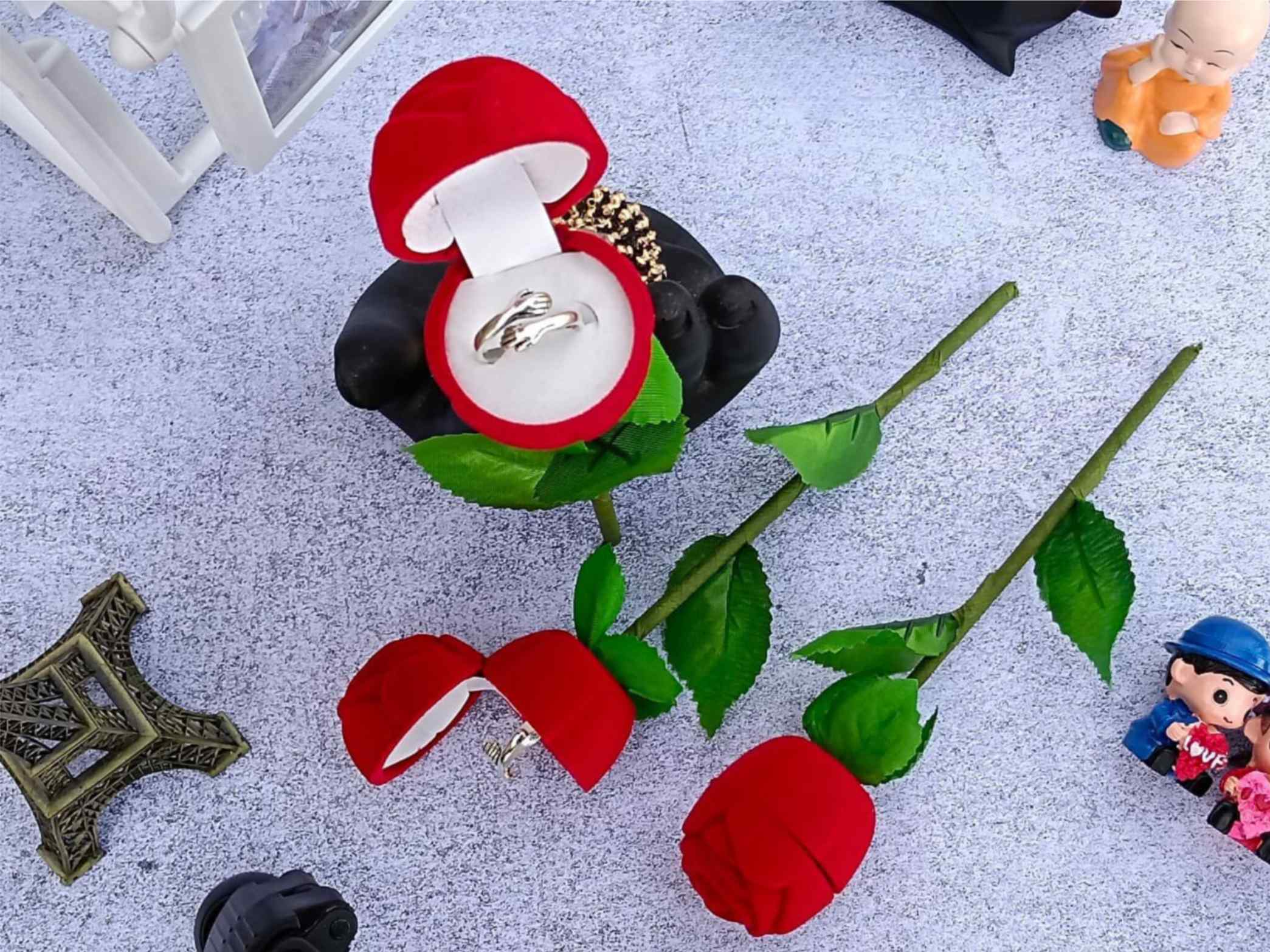 RR1 RING WITH ROSE